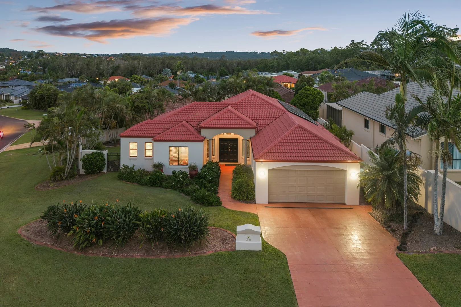 30 Nottinghill Gate Drive, Arundel QLD 4214
