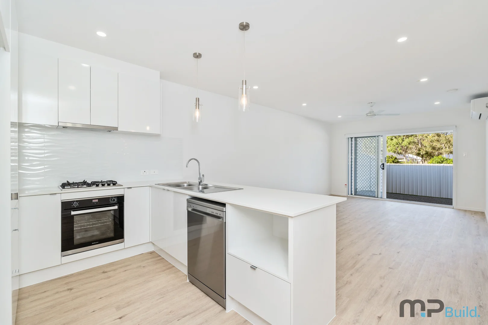 Additional image 2 of 2/122b Bideford Street, Torquay QLD 4655