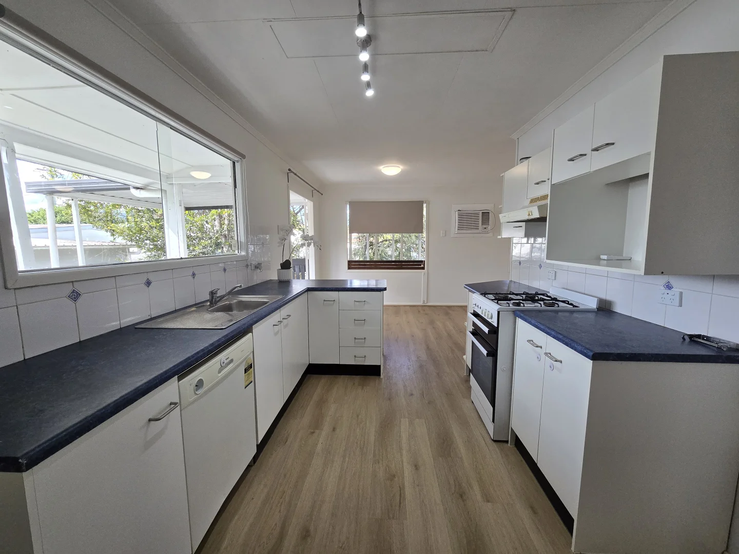 Additional image 2 of 1/164 Mayes Avenue, Kingston QLD 4114