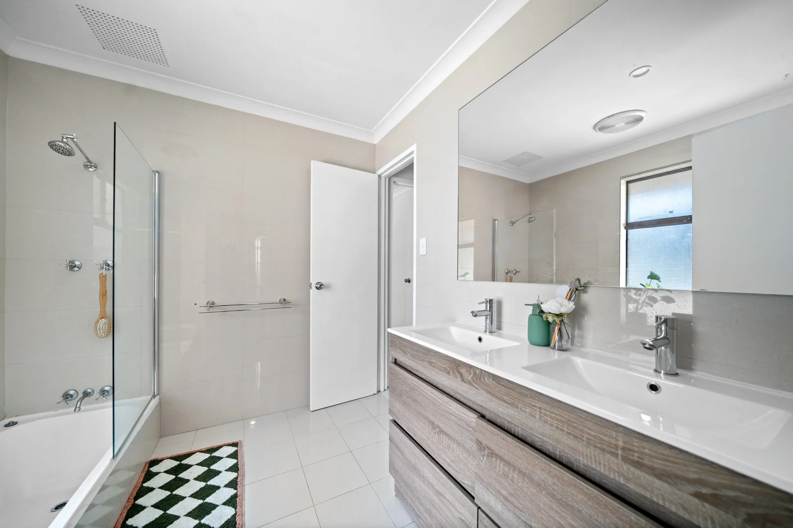 Additional image 10 of 20 Camden Ct, Thornlie WA 6108