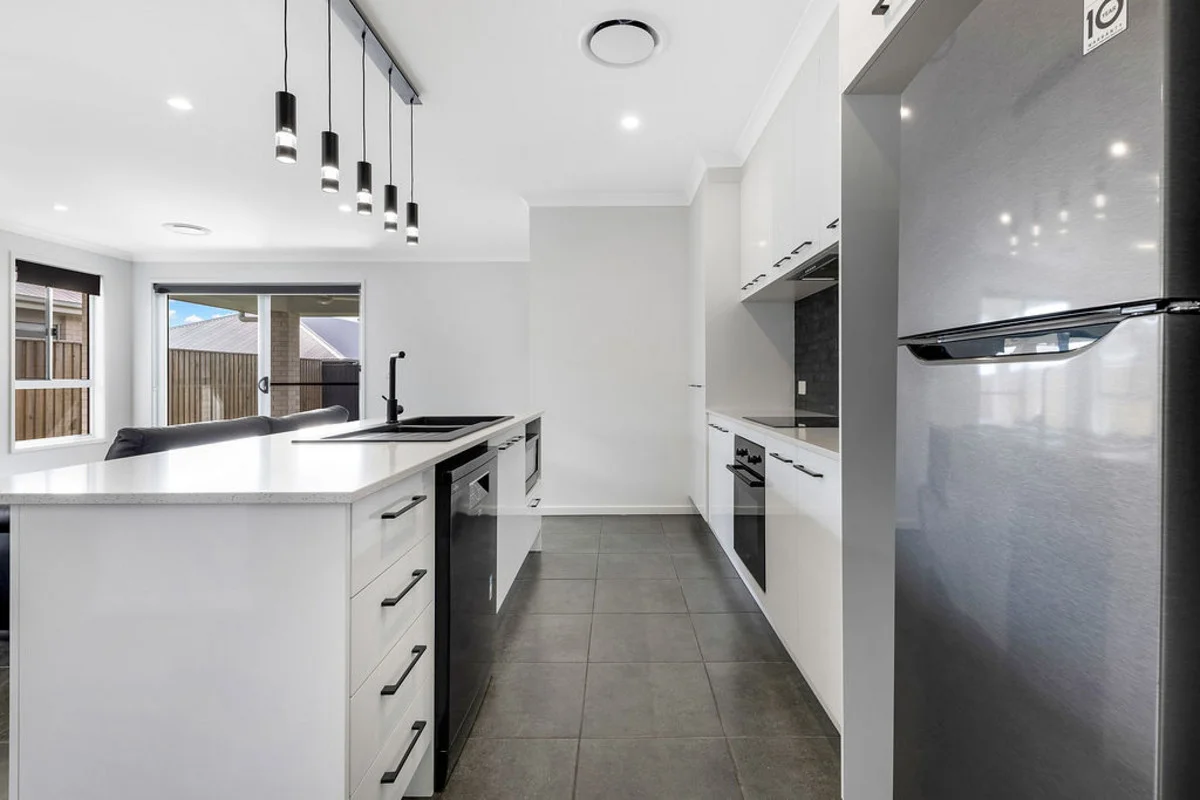 Additional image 2 of 31 Tamborine Crescent, Banya QLD 4551