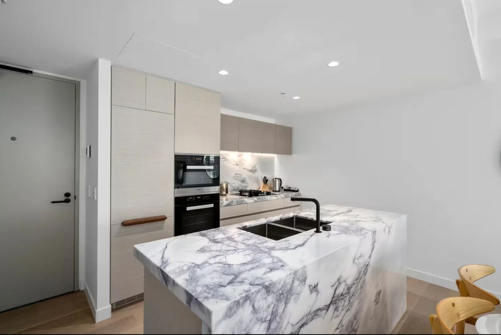 12206/36 Old Burleigh Road, Surfers Paradise QLD 4217