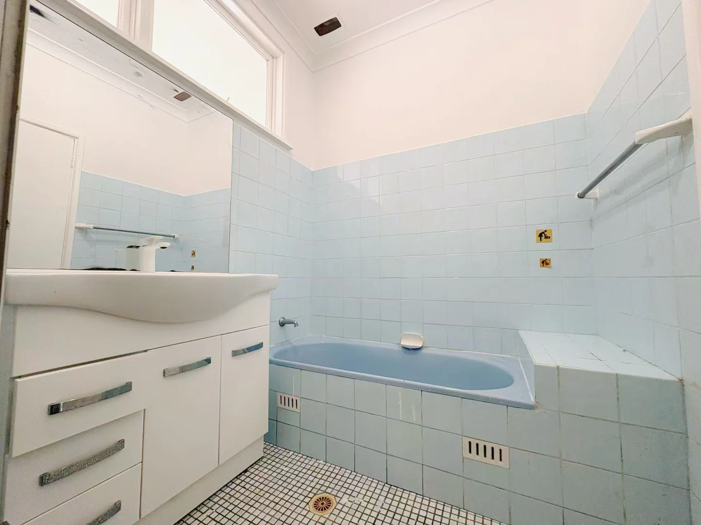 Additional image 11 of 20 English St, Glenfield NSW 2167