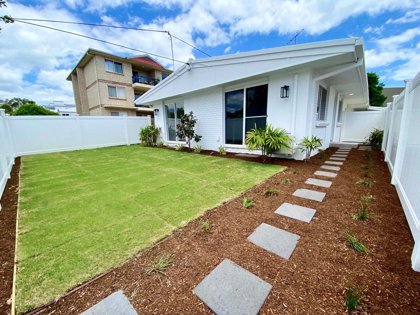 1/7 Errol Avenue, Paradise Point QLD 4216