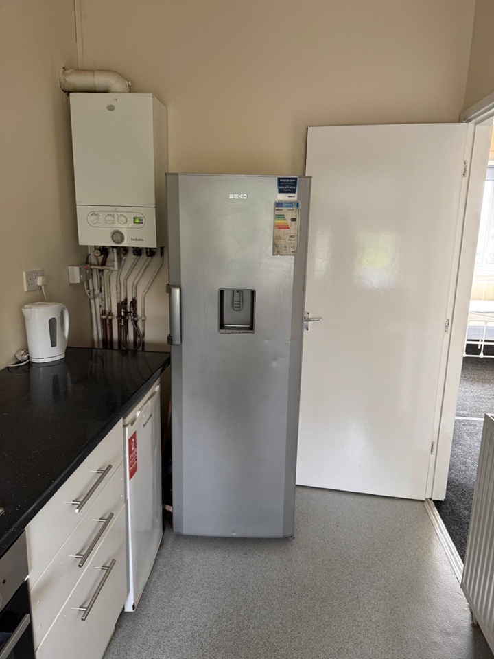 3 Bed Flat, Sheffield, S5, N1 7GU photo 4