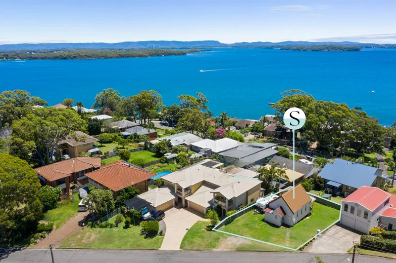 4 Central Avenue, Nords Wharf NSW 2281