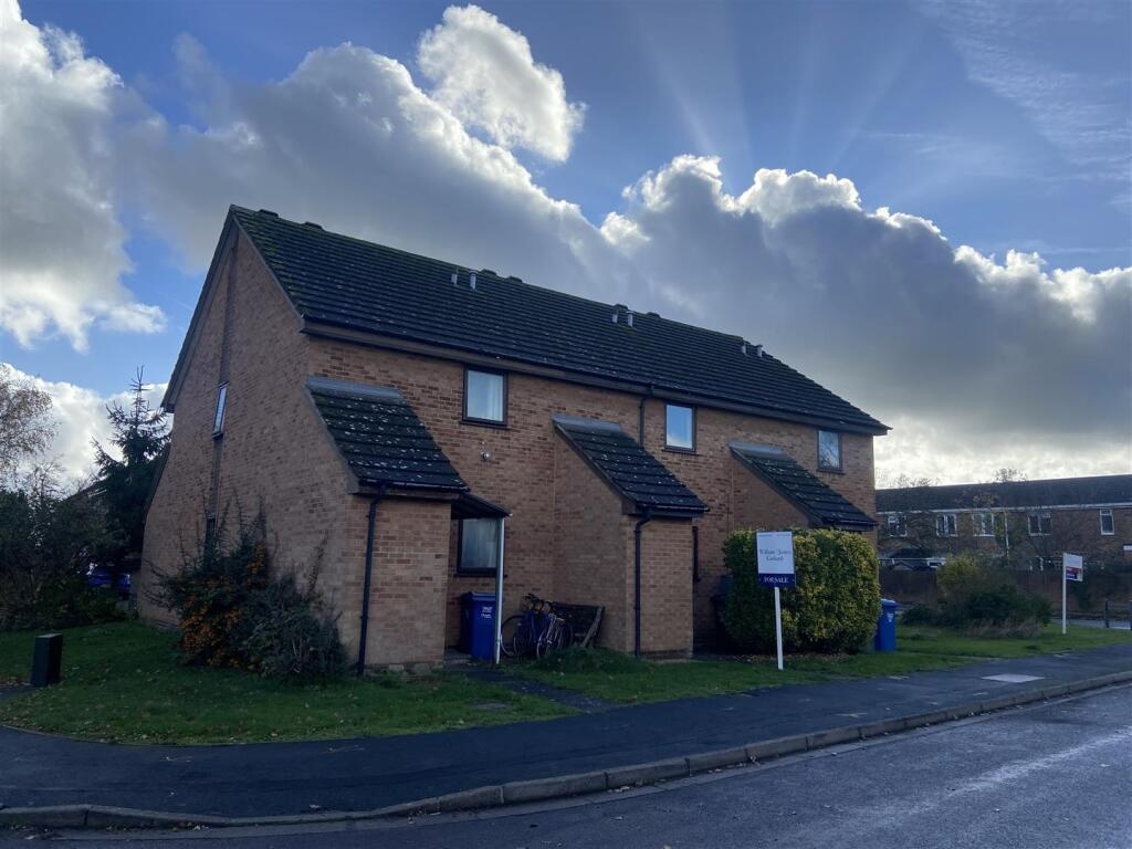 1 Bed Maisonette, Bowerman Close, OX5, N1 7GU