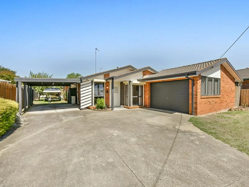 6 Monash Court, Whittington VIC 3219