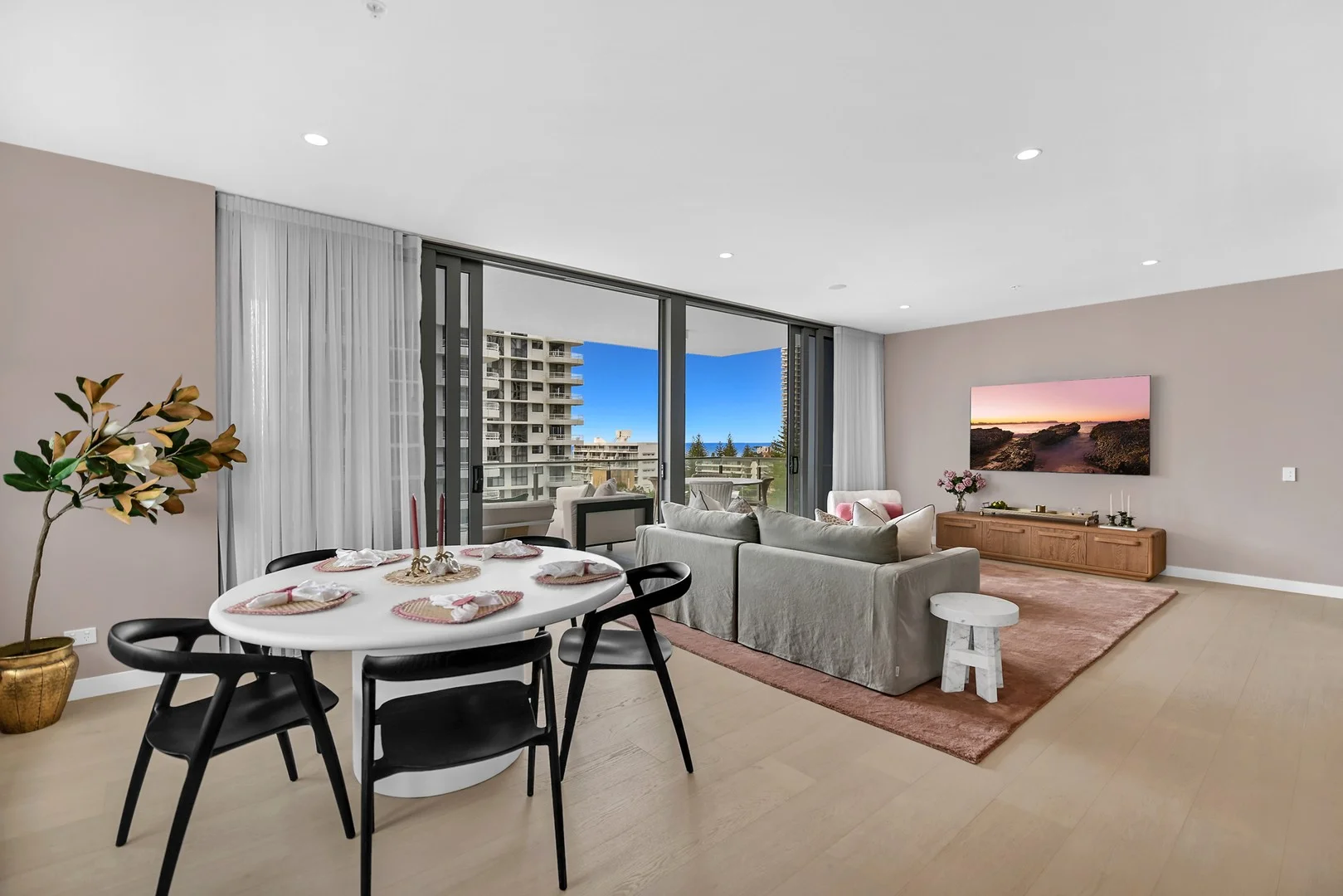 503/122 Surf Parade, Broadbeach QLD 4218