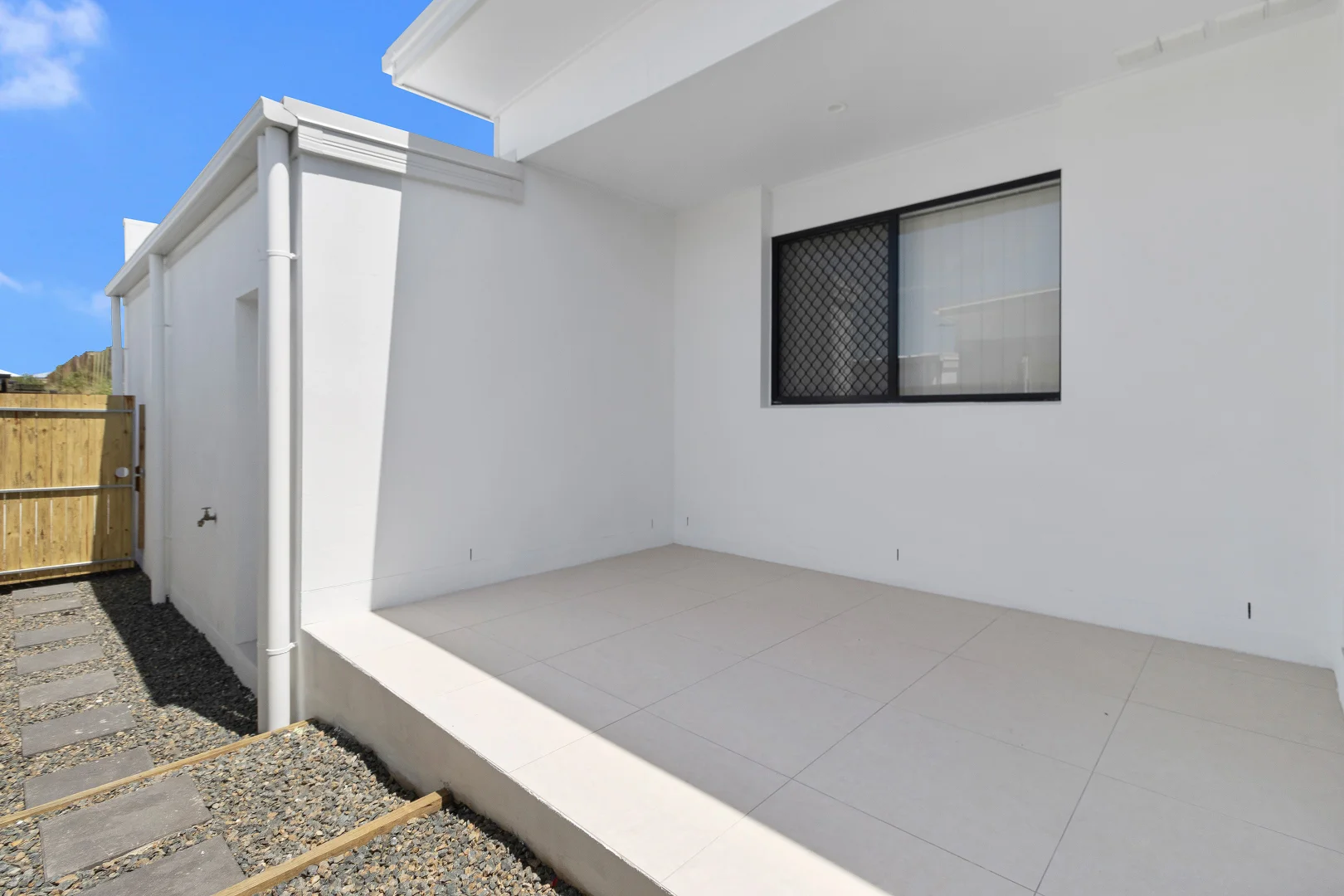 8 Aleena Parkway, Flagstone QLD 4280 photo 3