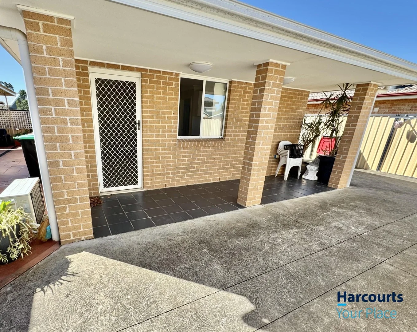 8a Dutch Place, St Clair NSW 2759