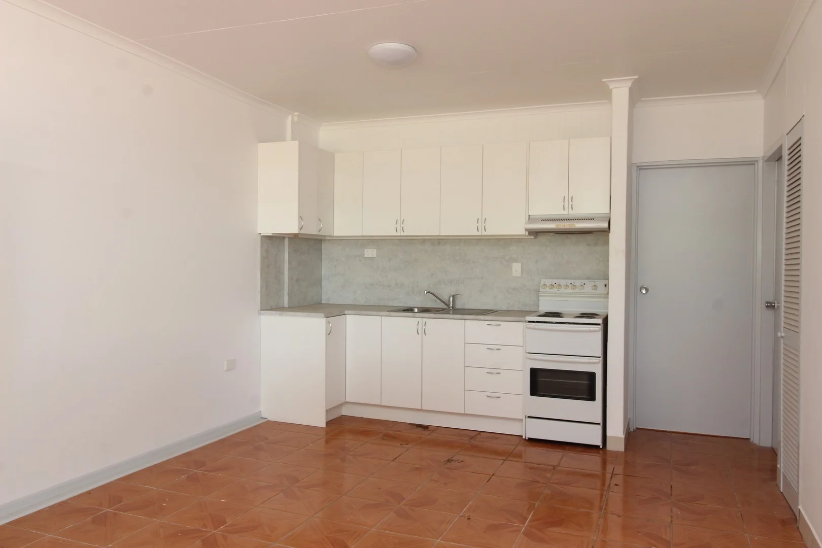 Unit 2/8 Carbine Ave, Mount Isa QLD 4825