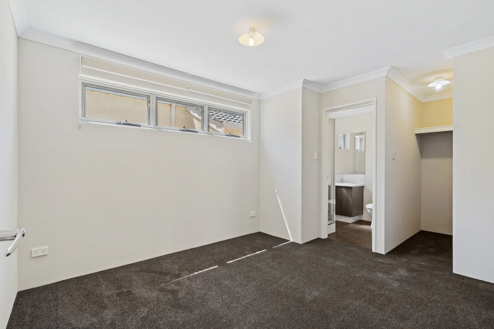 17 Benalla Way, Lakelands WA 6180 photo 4
