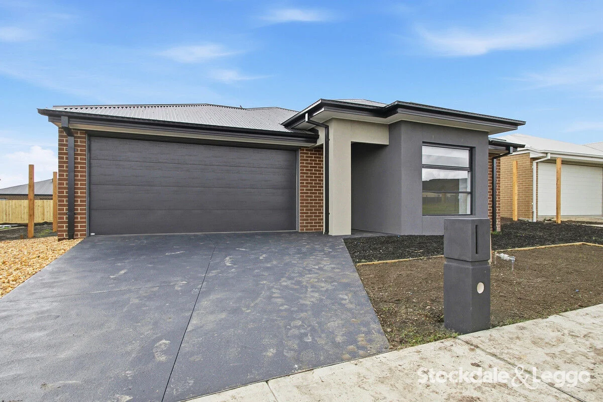 8 Angus Way, Moe VIC 3825