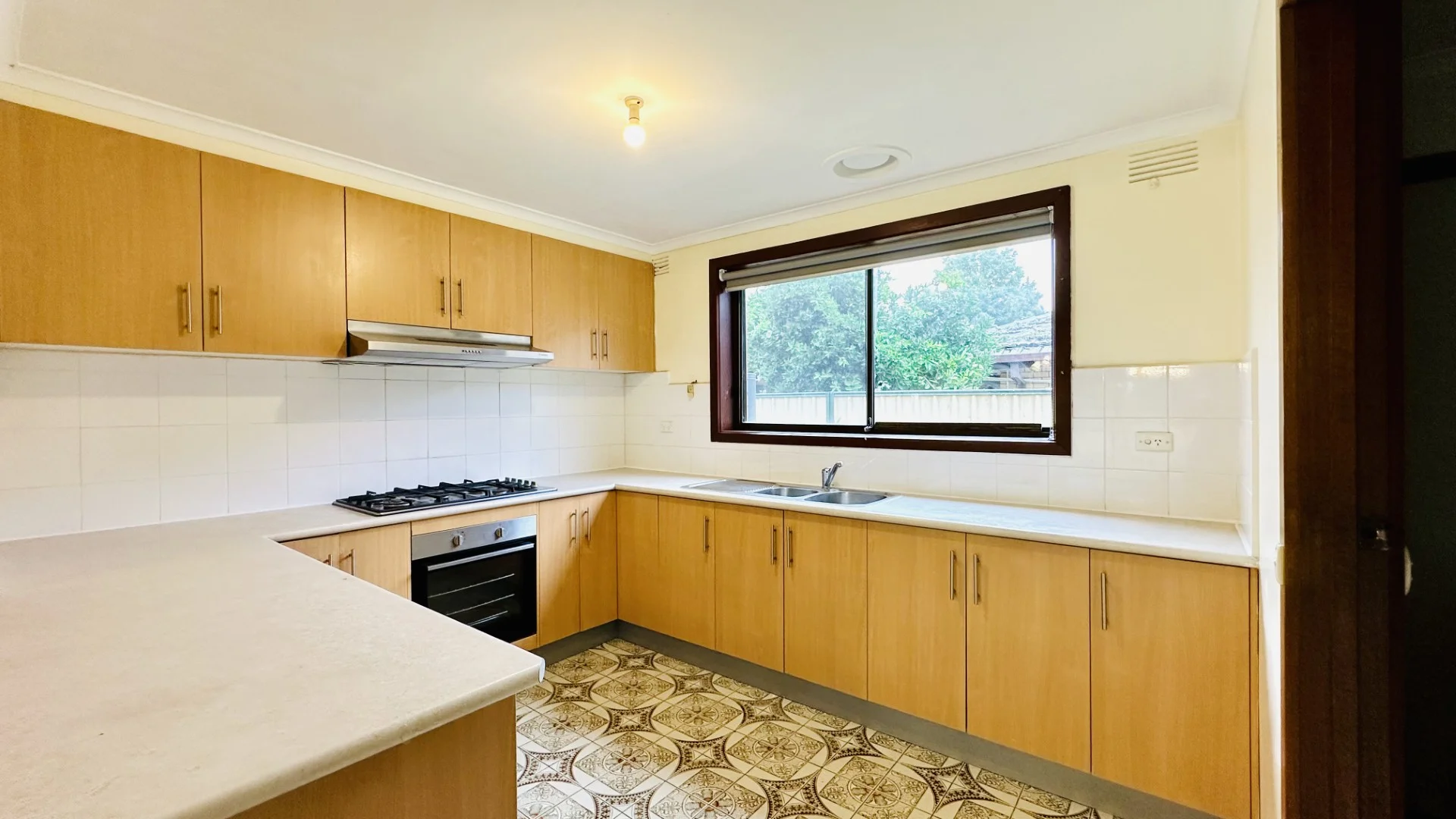 1/12 Kelvin Grove, Springvale VIC 3171 photo 3
