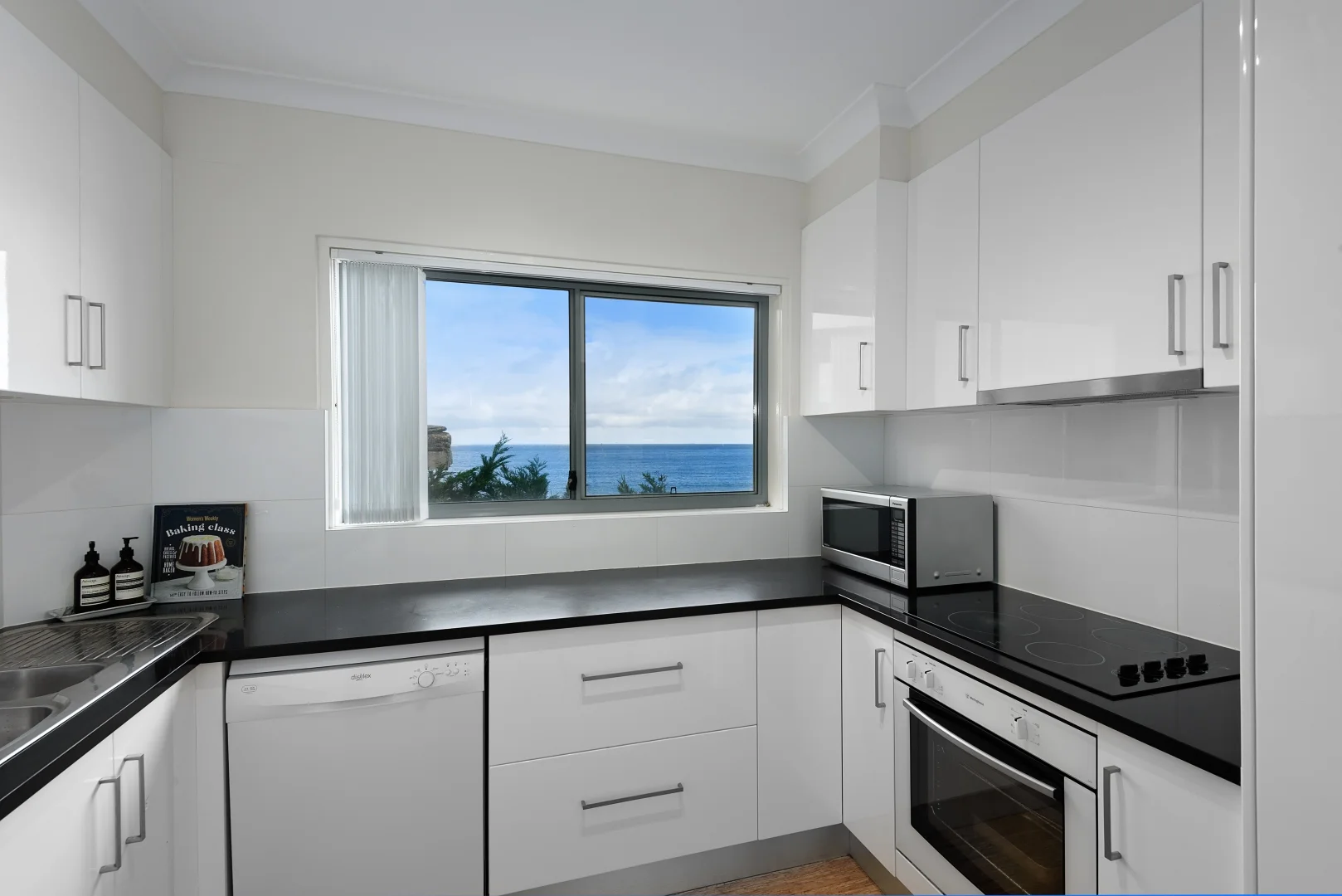 Additional image 3 of 2/22 Queenscliff Road, Queenscliff NSW 2096