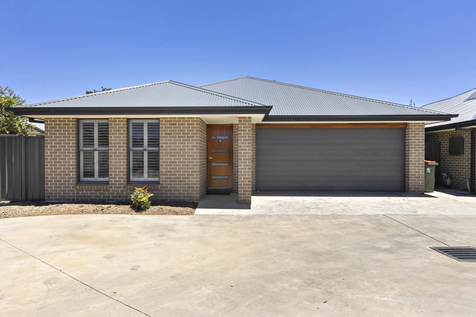 1/8B Majestic Way, Orange NSW 2800