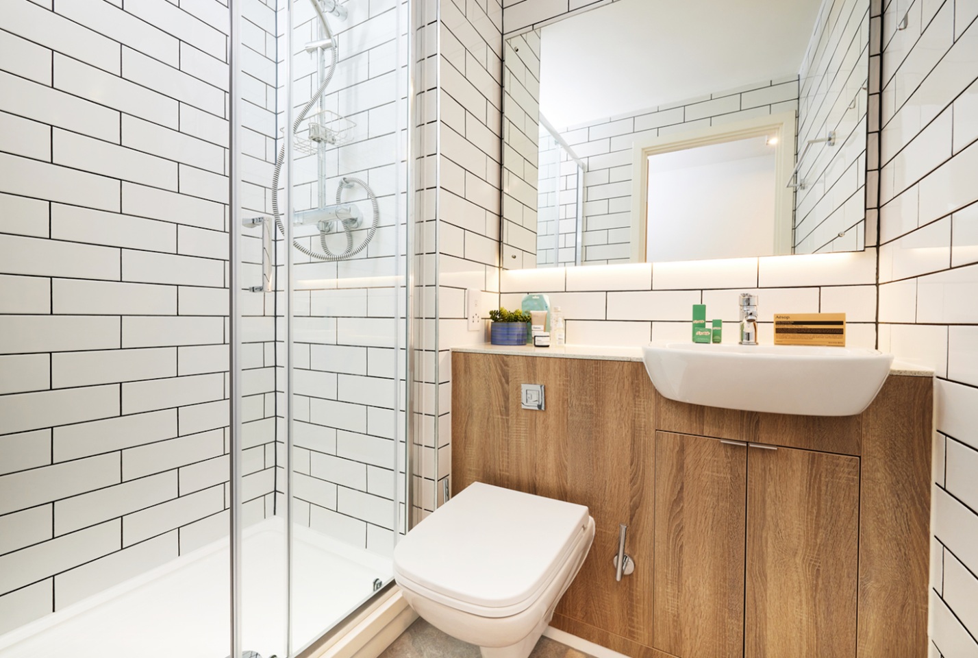 Studio Flat, Cathays, CF10, N1 7GU photo 2