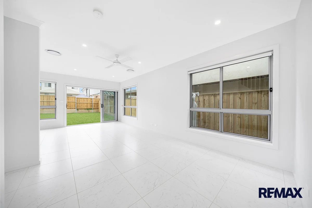 5 Creek Way, Cobbitty NSW 2570 photo 2