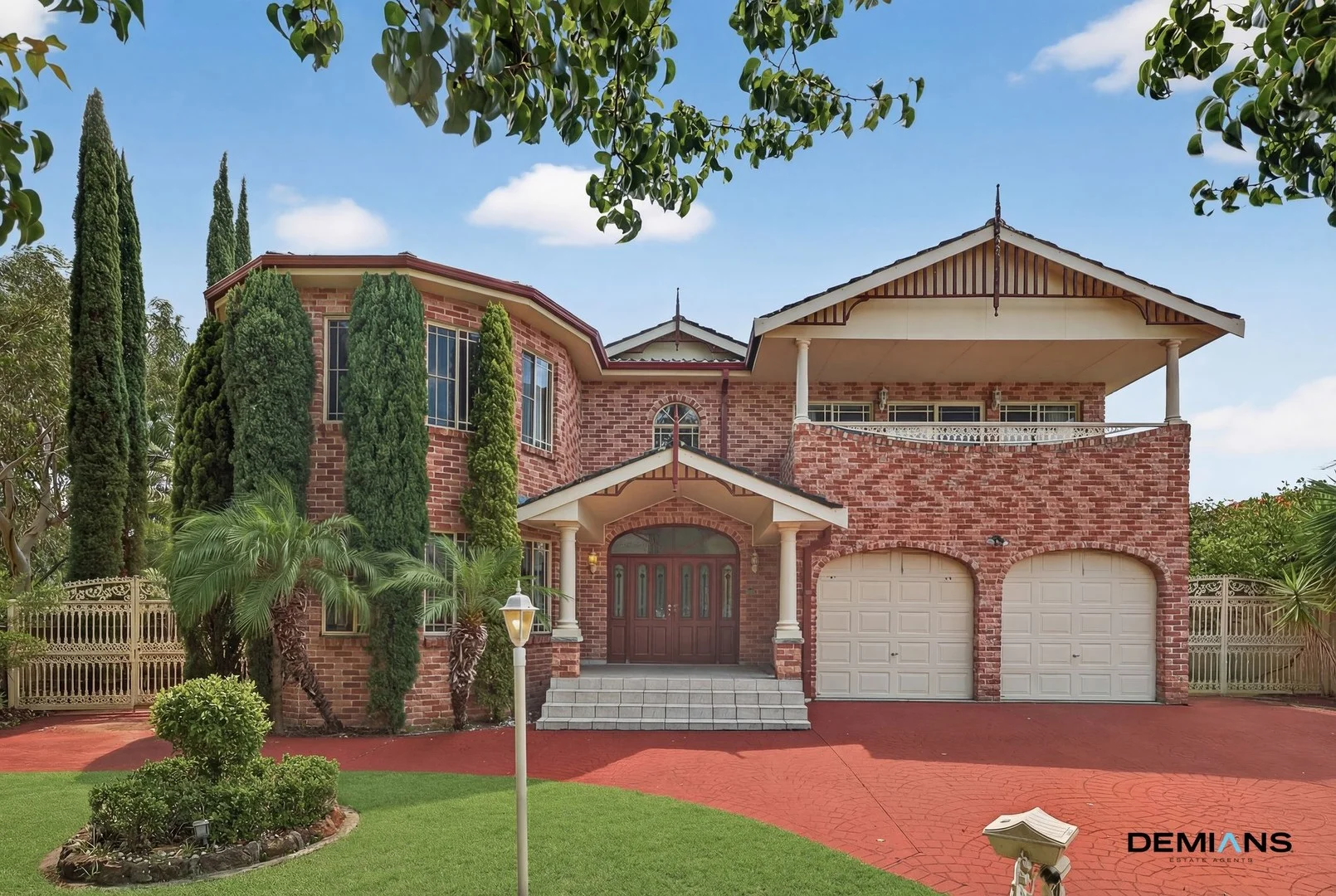 27 Brickendon Court, Wattle Grove NSW 2173