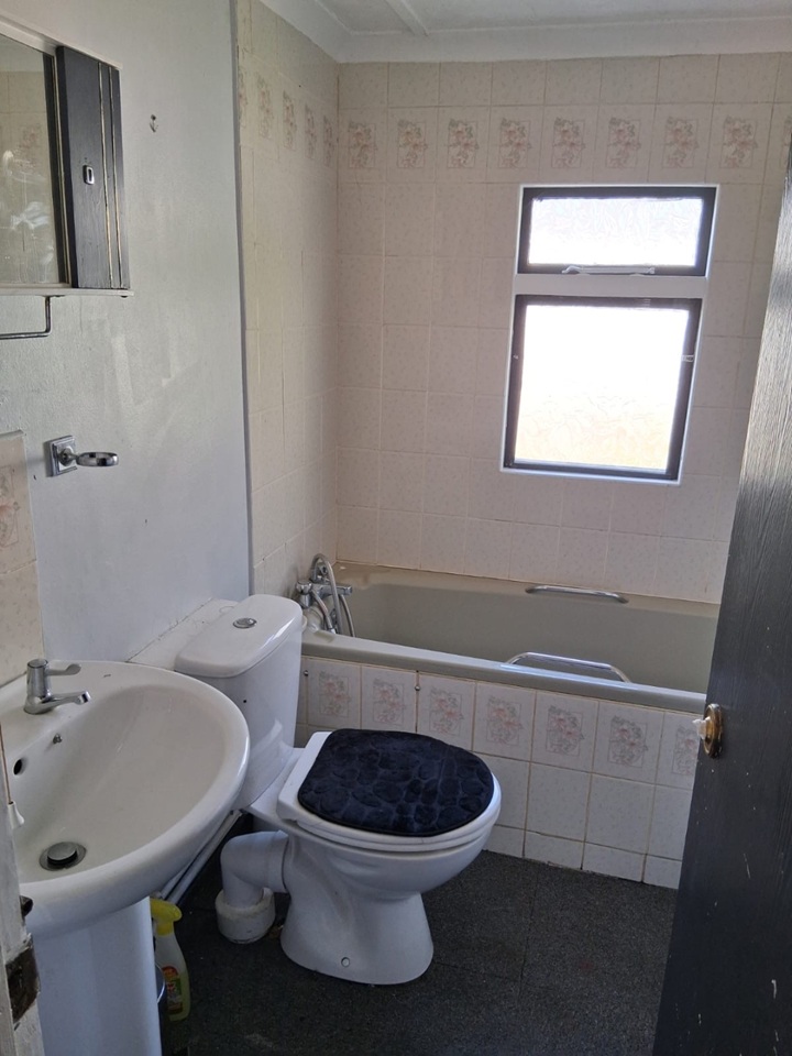Additional image 9 of 2 Bed Mobile Home, Caravan Site, NG2, N1 7GU