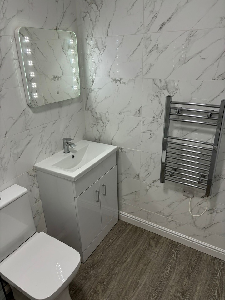 2 Bed Flat, Chantrey Road, S8, N1 7GU photo 3