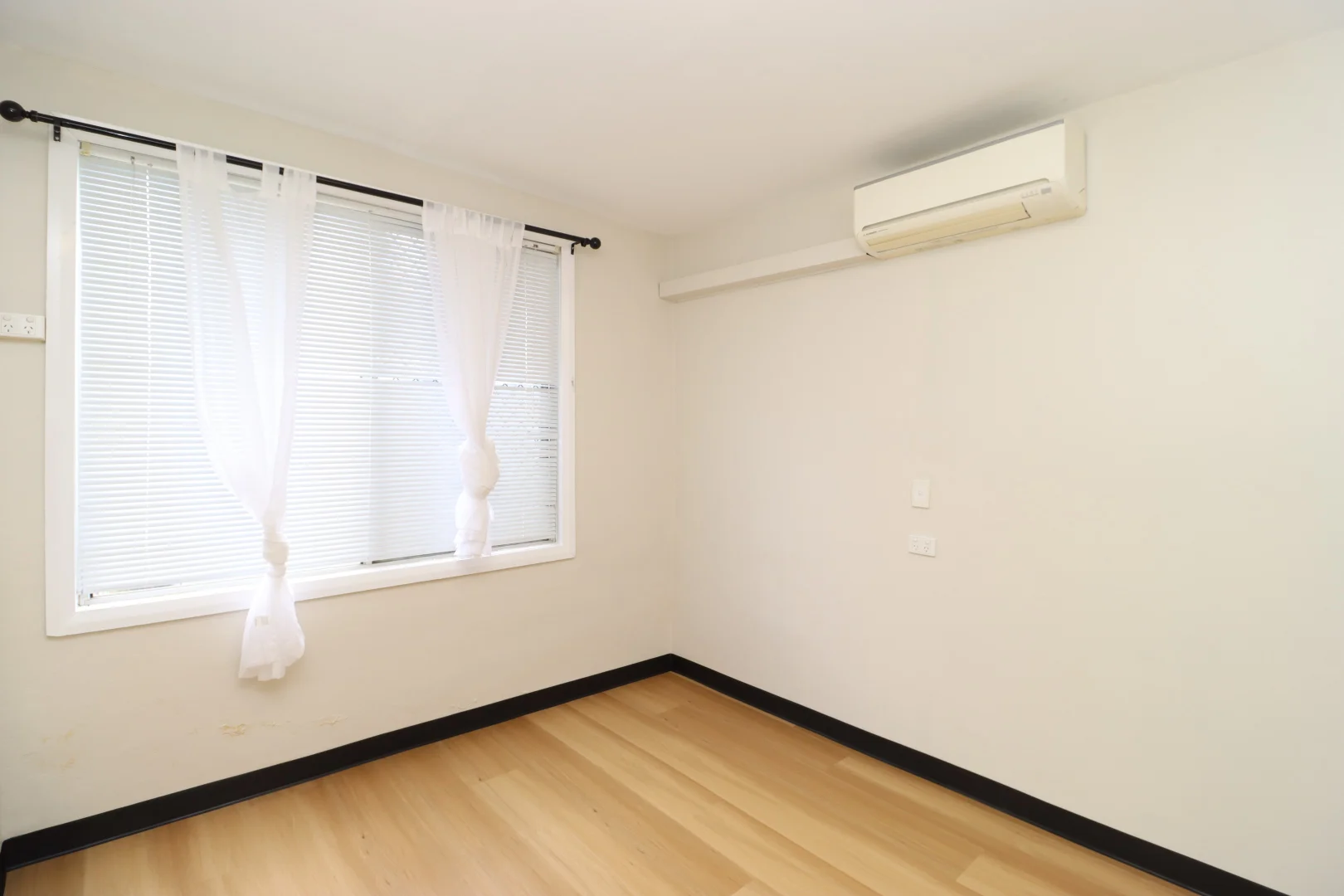 Additional image 8 of Unit 1/61 Joan Street, Mount Isa QLD 4825