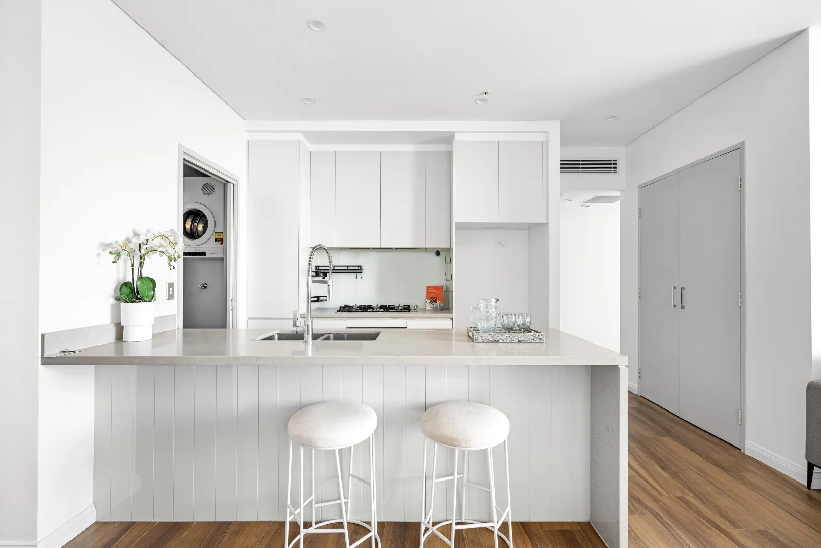716/15 Howard Avenue, Dee Why NSW 2099 photo 3