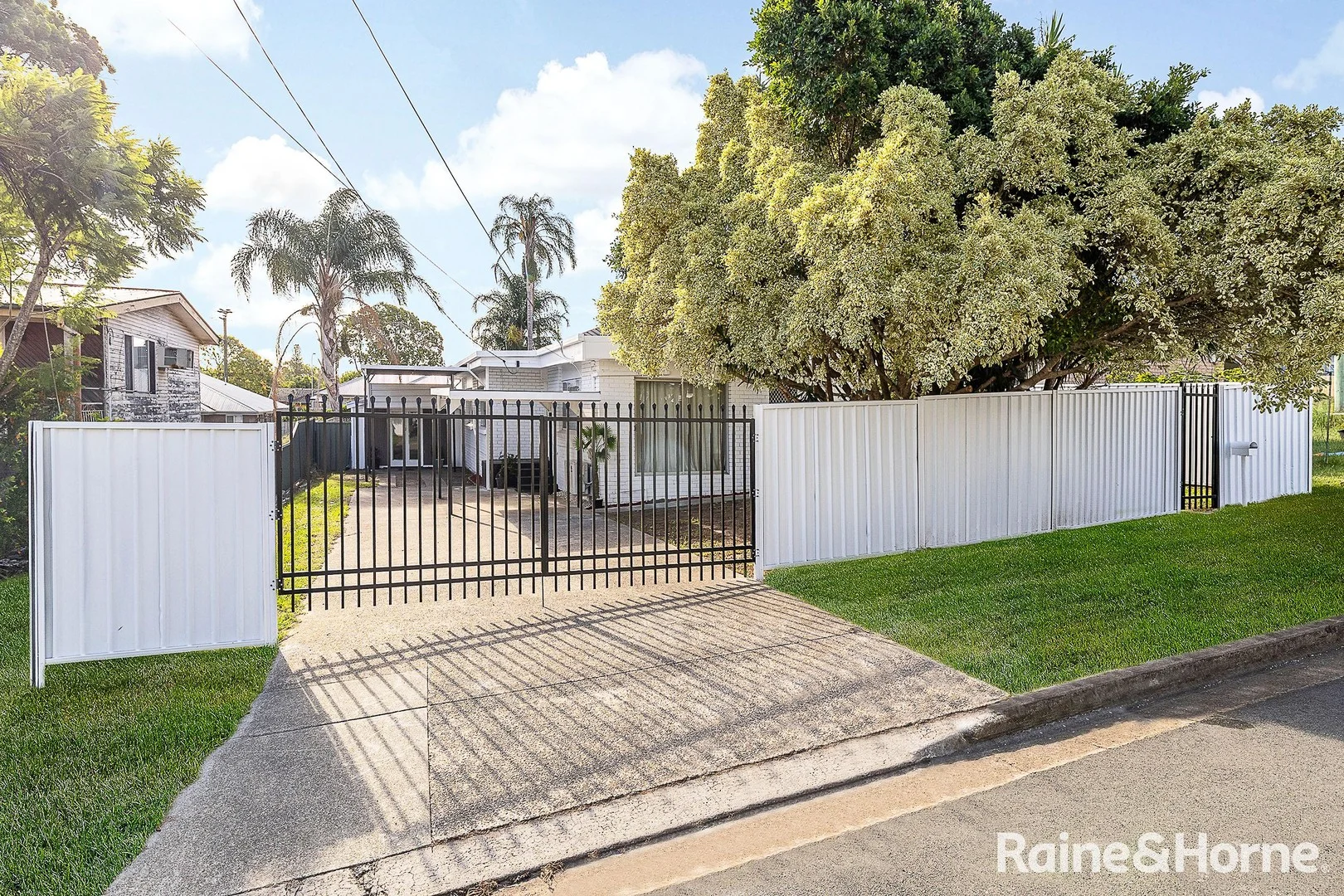 3 Garden Avenue, Woodridge QLD 4114