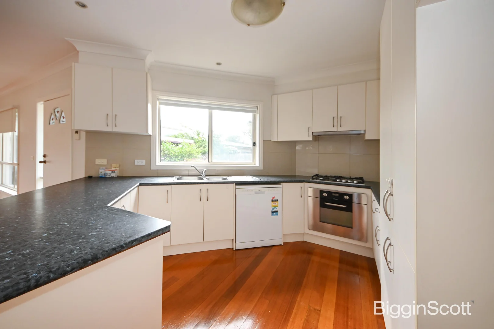 Additional image 4 of 2/18 Bennett Avenue, Mount Waverley VIC 3149