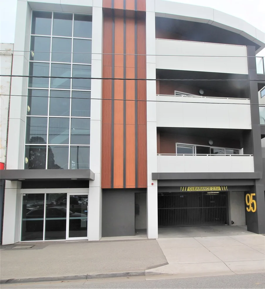306/95 Warrigal Road, Hughesdale VIC 3166