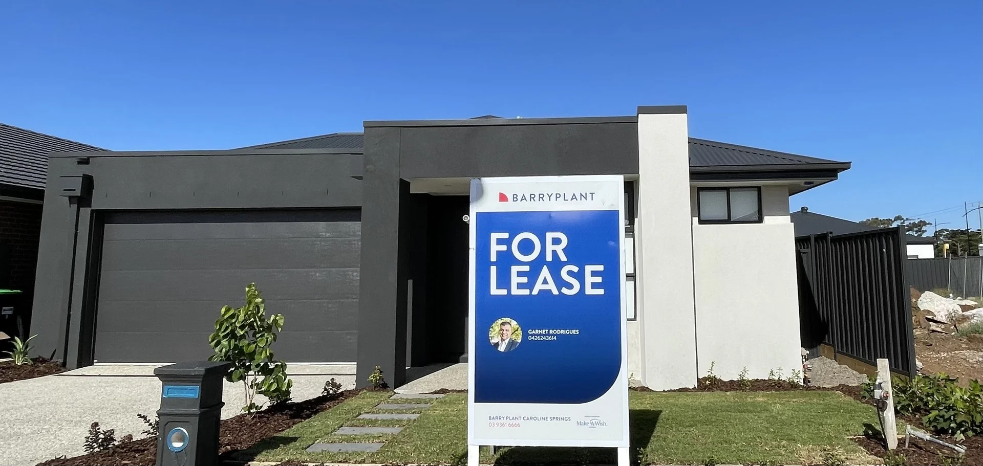 11 Starthistle Approach, Rockbank VIC 3335