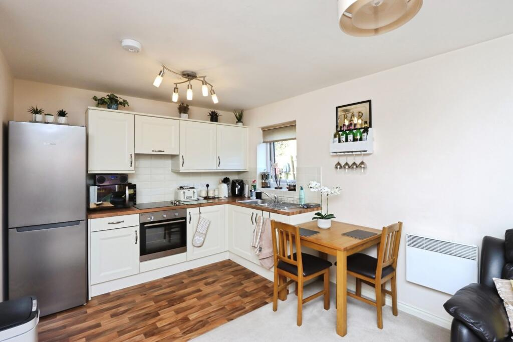 2 Bed Flat, Cuthbert Cooper Place, S9, N1 7GU photo 4