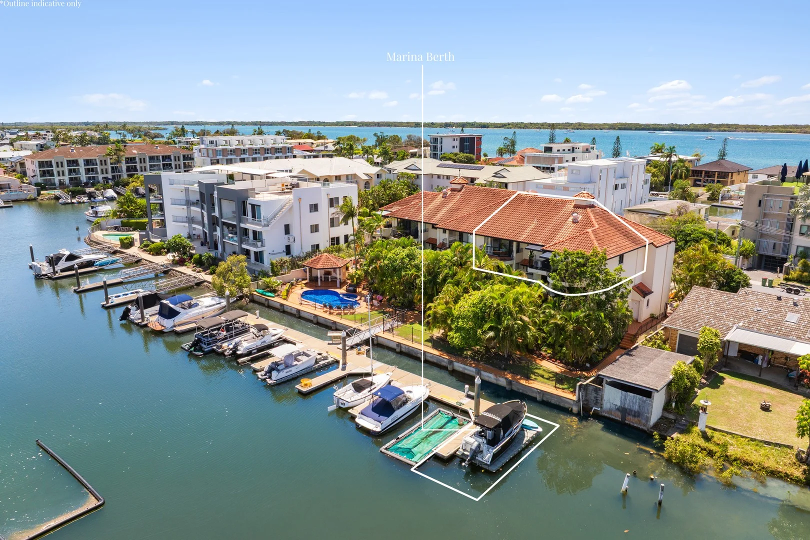 11/12 Canal Avenue, Runaway Bay QLD 4216