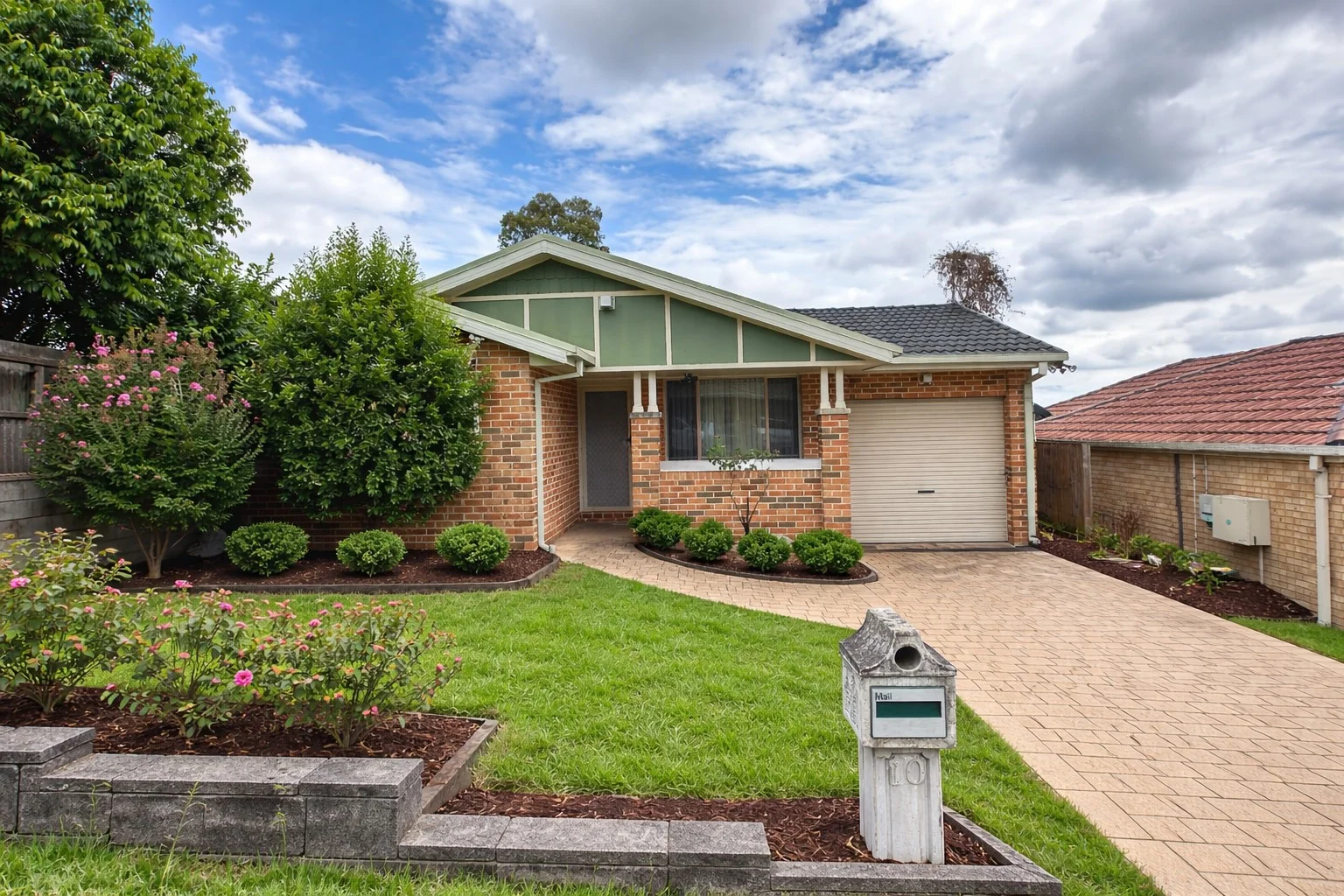 10 Smart Close, Minto NSW 2566
