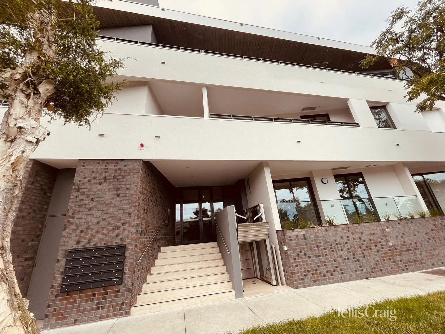 102/11A Keiller Street, Hampton East VIC 3188