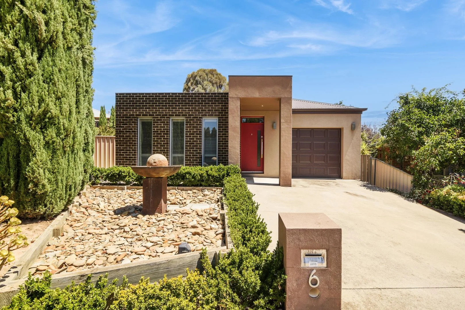 6B Heyington Place, Kennington VIC 3550