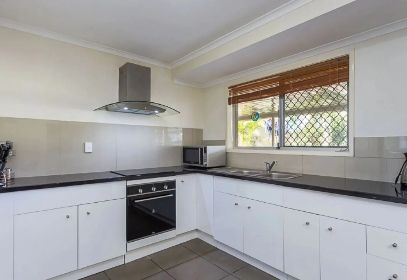 10 MacKellar Drive, Boronia Heights QLD 4124 photo 5