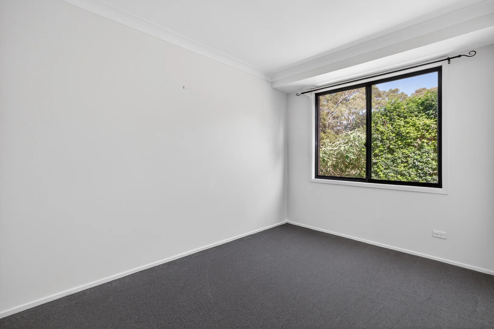 Additional image 8 of 215 Hawkesbury Road, Winmalee NSW 2777
