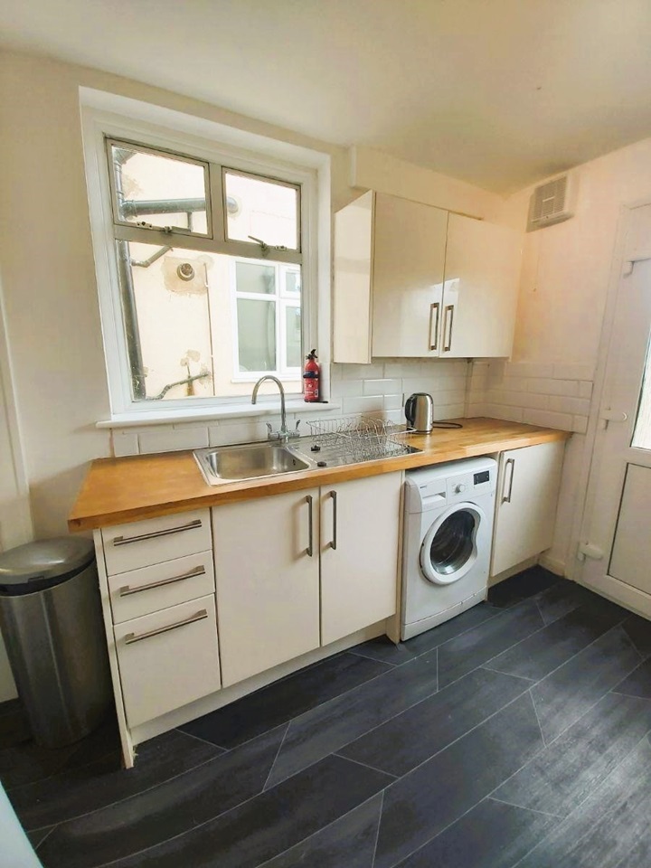 Additional image 3 of 4 Bed Semi-Detached House, Kenilworth Avenue, OX4, N1 7GU