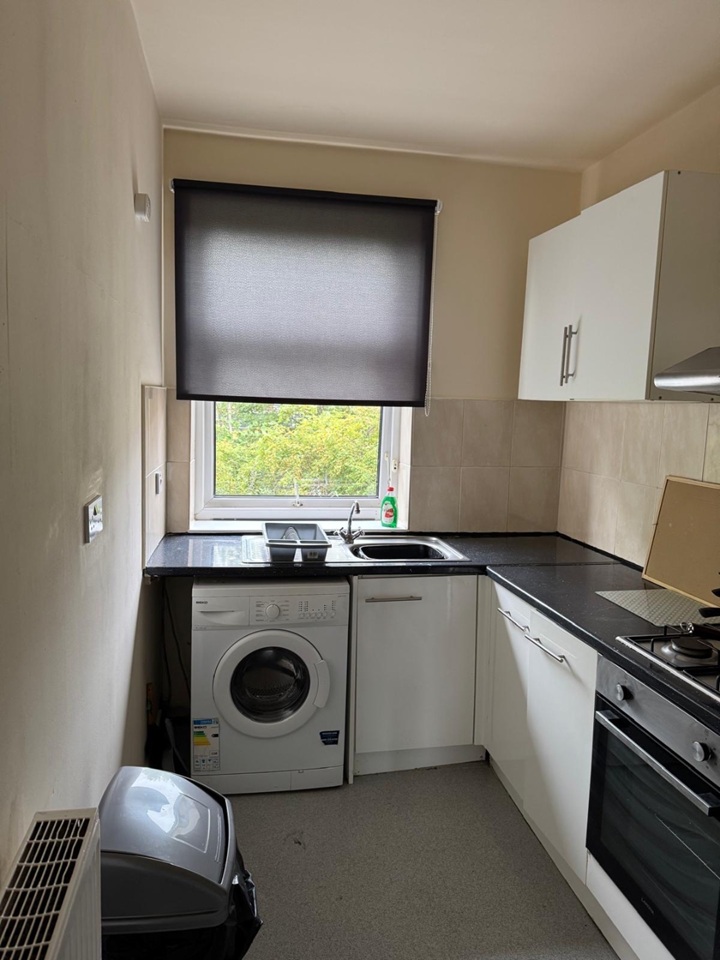 3 Bed Flat, Sheffield, S5, N1 7GU photo 3