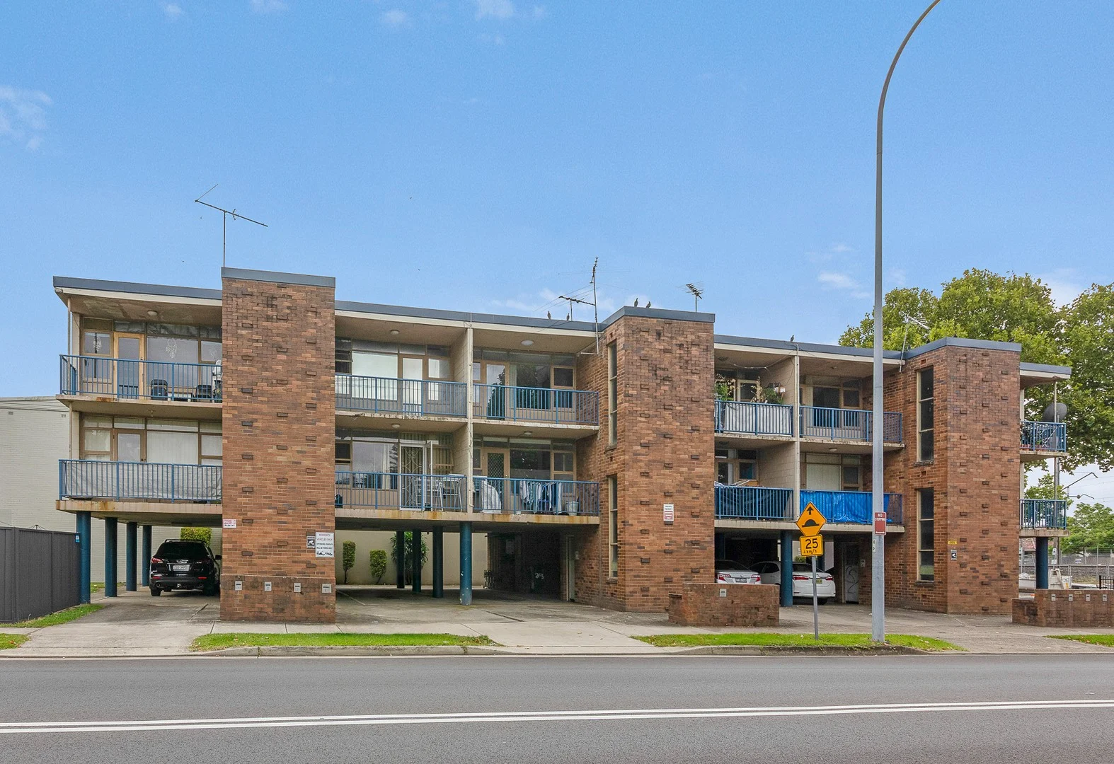 09/1 Newman St, Merrylands NSW 2160