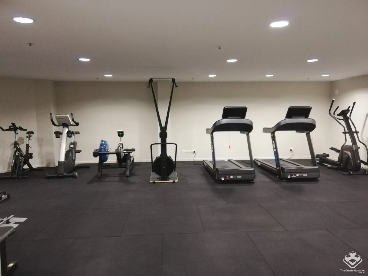 Additional image 3 of ID:21169735/21-31 Cypress Avenue, Surfers Paradise QLD 4217