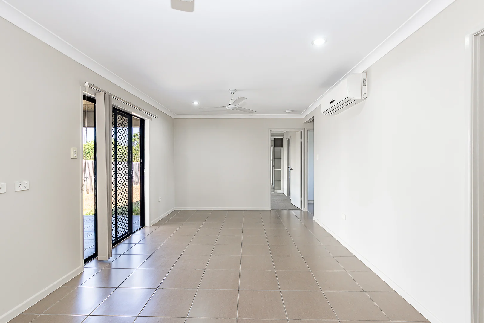 58 Ellsworth Drive, Mount Louisa QLD 4814 photo 3