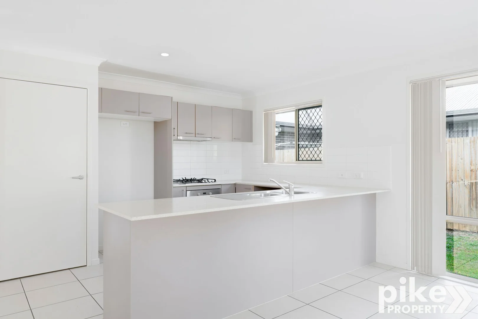 9 Allyra Drive, Morayfield QLD 4506 photo 3