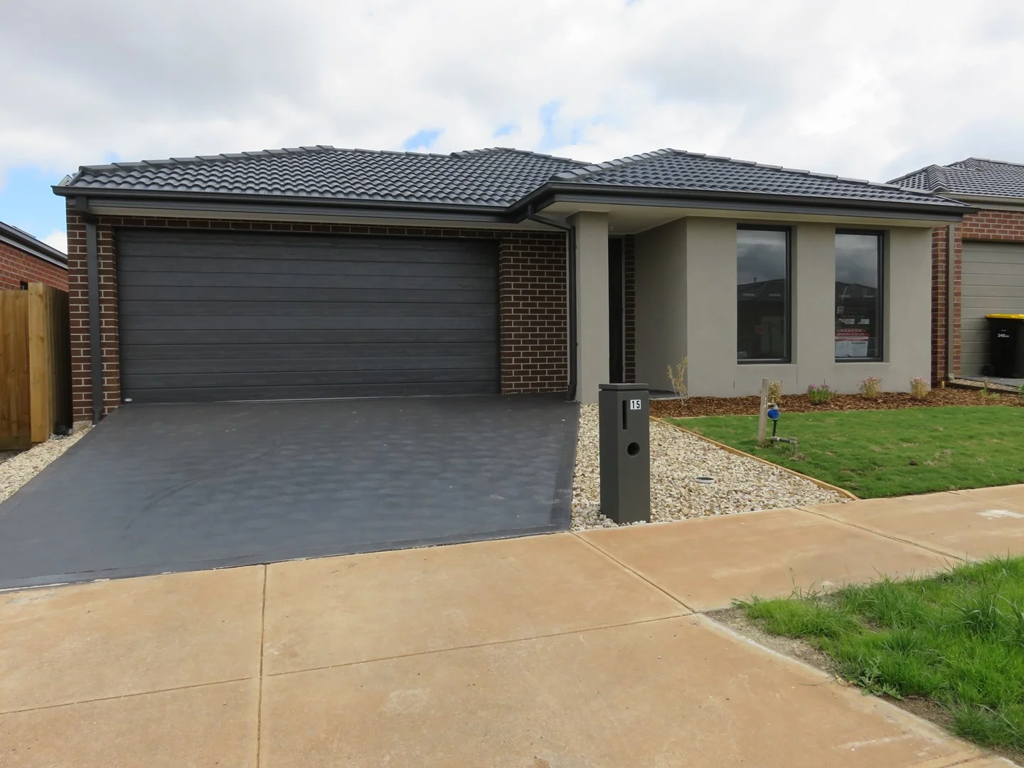 15 Riverton Bvd, Harkness VIC 3337