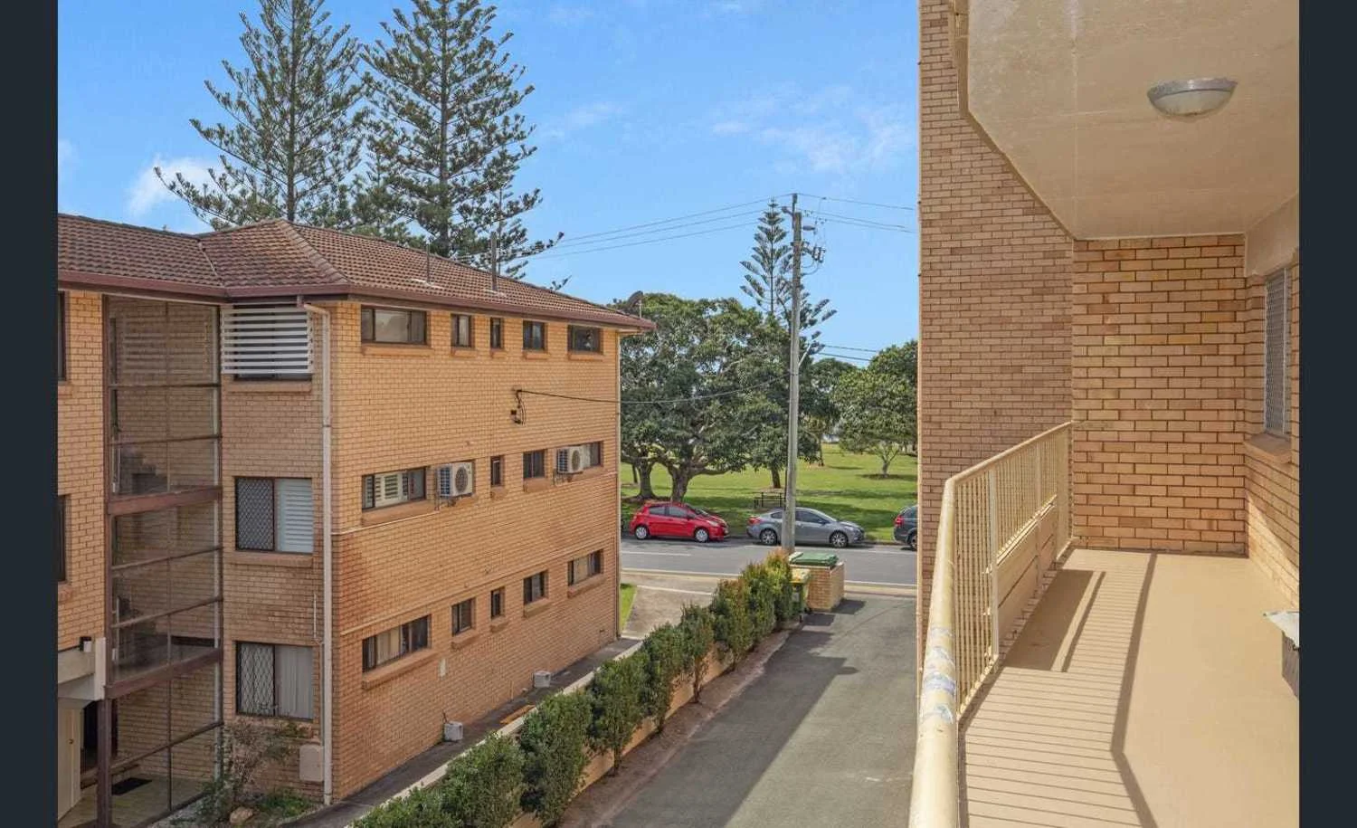34/224 Marine Parade, Labrador QLD 4215 photo 2