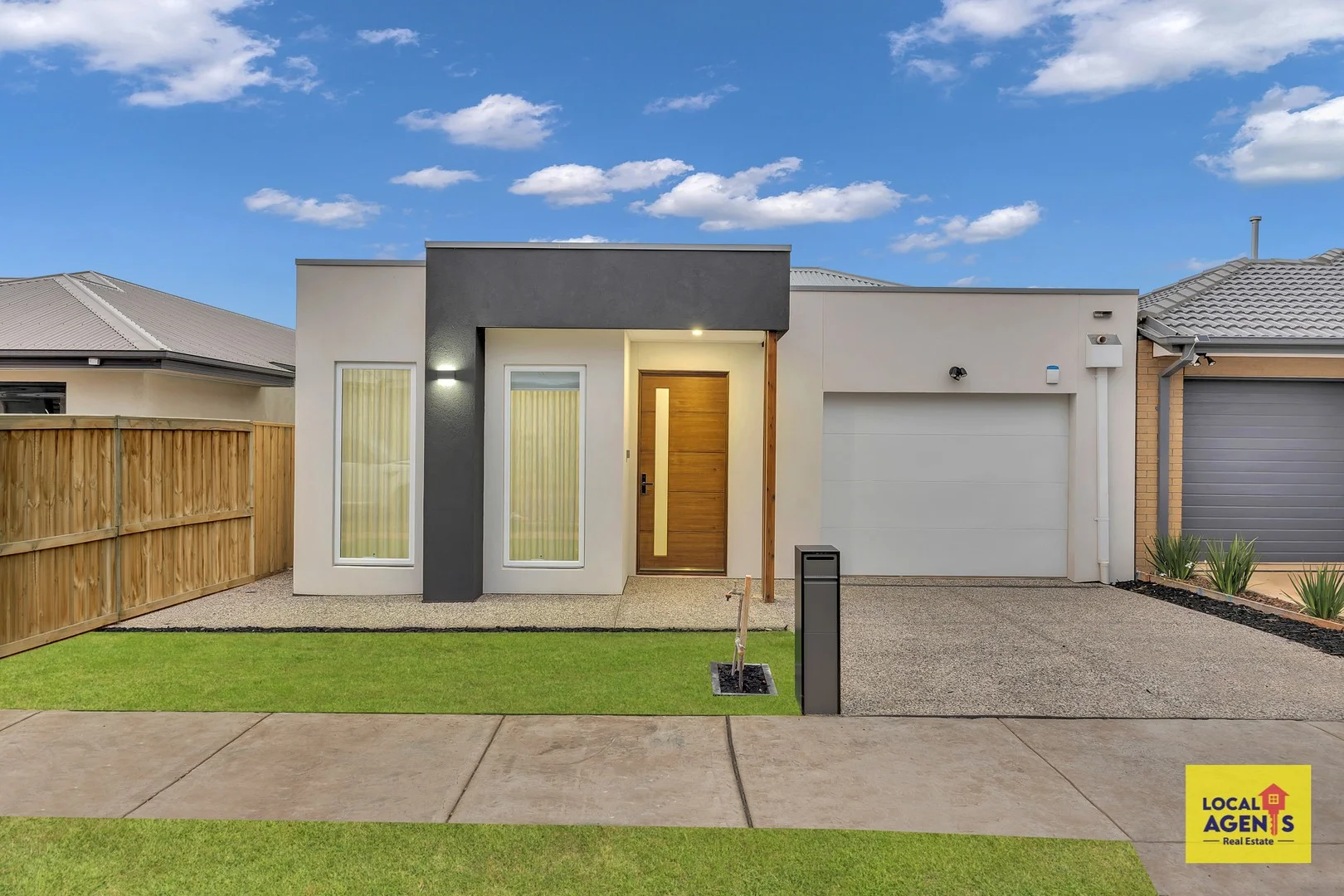11 Rice Flower Crescent, Strathtulloh VIC 3338