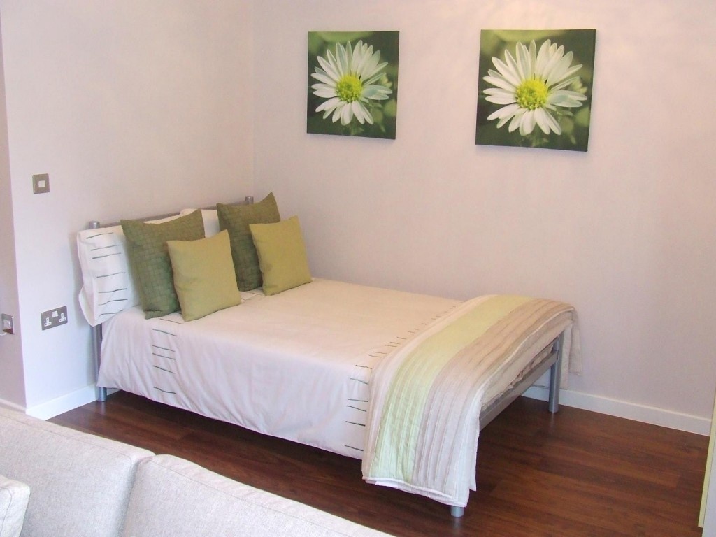Additional image 4 of Studio Flat, Staveley Road, S8, N1 7GU