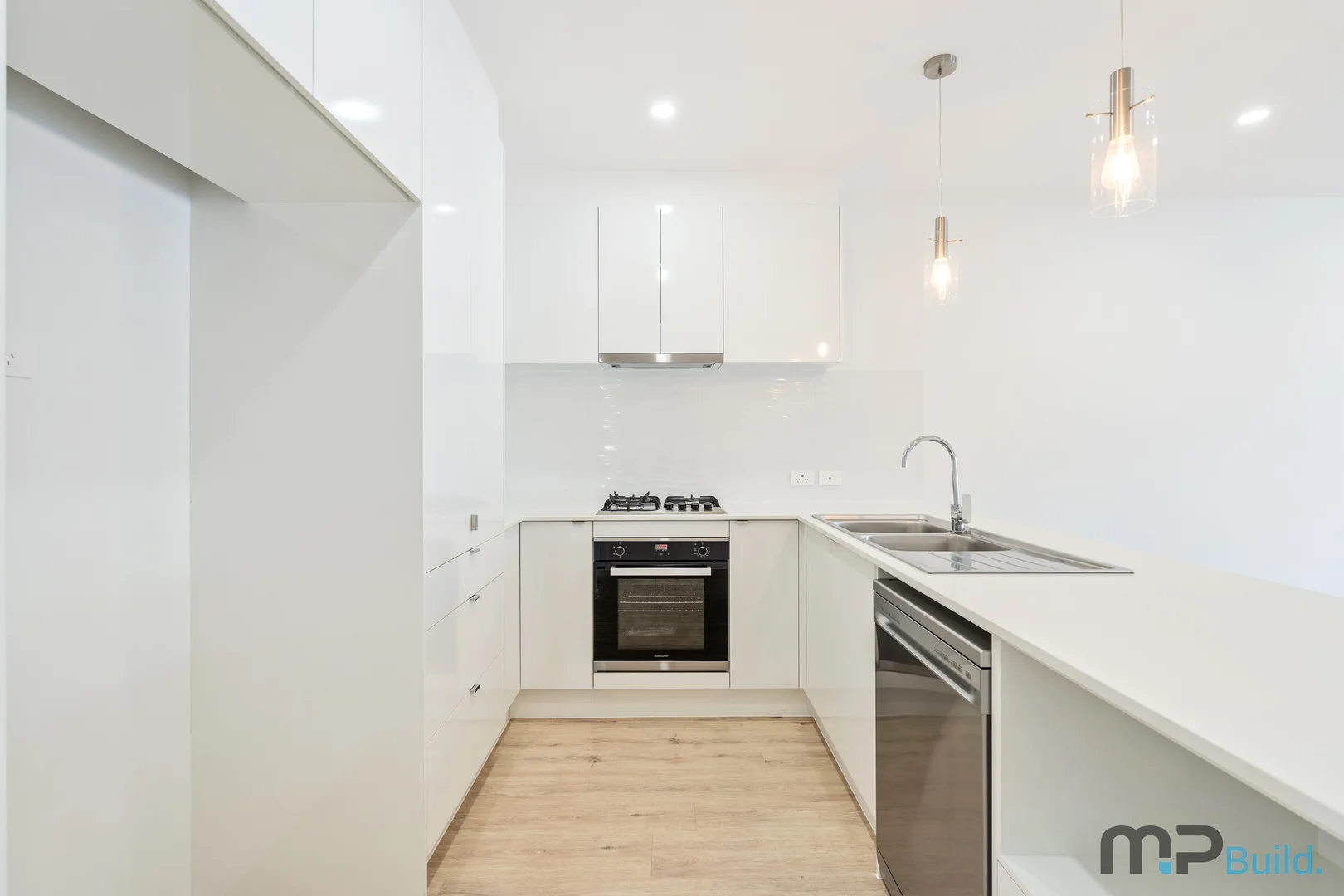 Additional image 3 of 2/122b Bideford Street, Torquay QLD 4655
